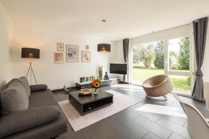 modernes Apartment mit Terrasse