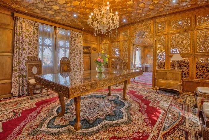 Best View Group Of Houseboats