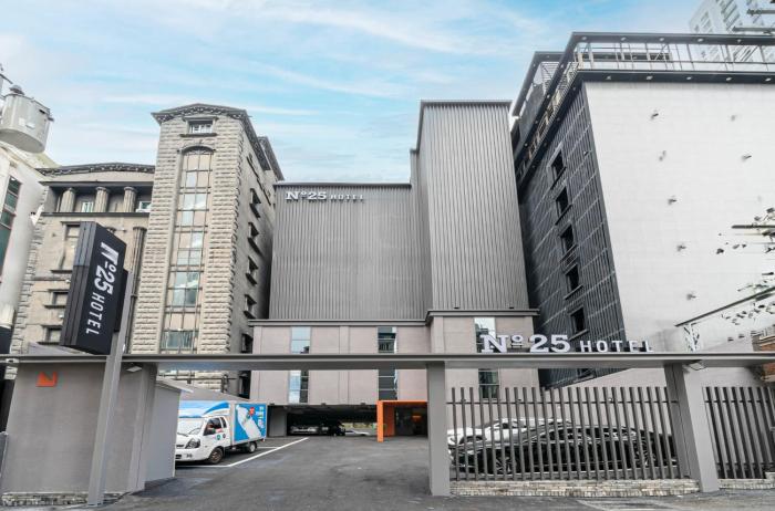 No 25 Hotel