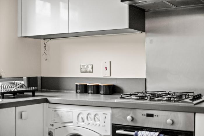 Spacious 3BR House in Reading - Perfect for Business Travellers, Contractors & Families FREE PARKING - Sleeps 8