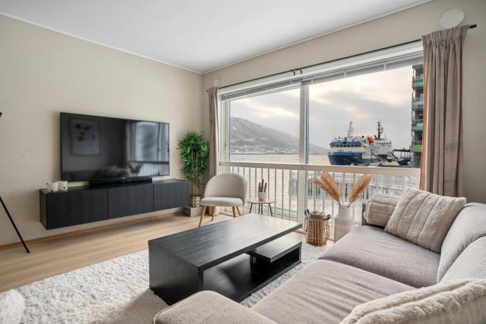 Aurora Waves by Paramount