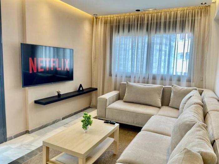 The Ocean Glimpse - 2 BR Comfort & Sea View