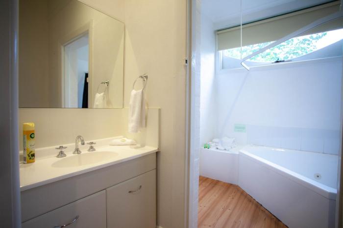 Ballarat Station Apartments Queen studio with Spa