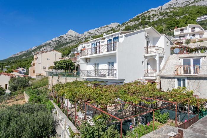 Apartments by the sea Pisak, Omis - 18141