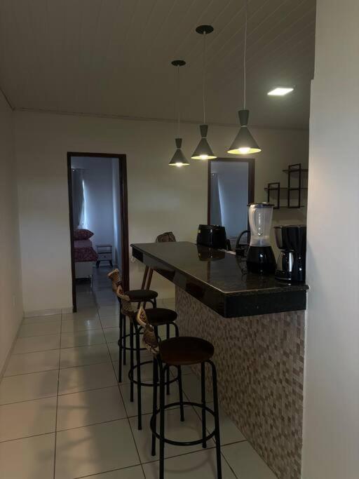 Apto espaçoso superior em residencial