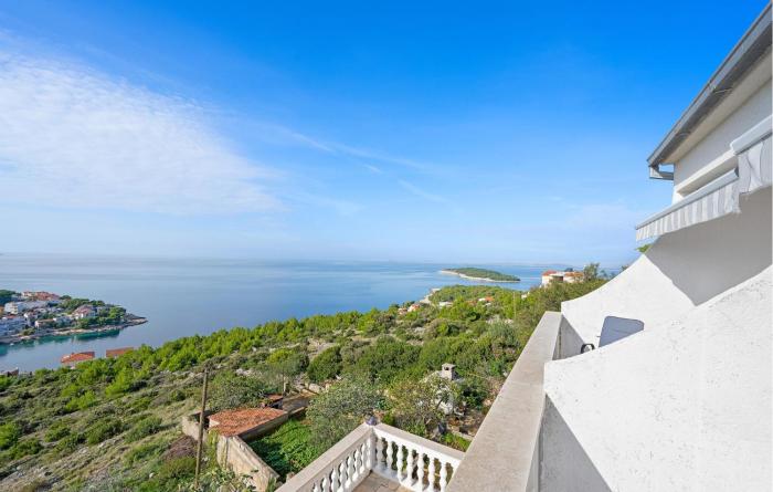 One-Bedroom Apartment In Primosten