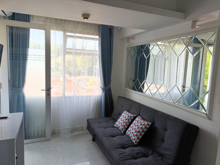 Jarrdin Apartment by DCarpenter 33 2BR