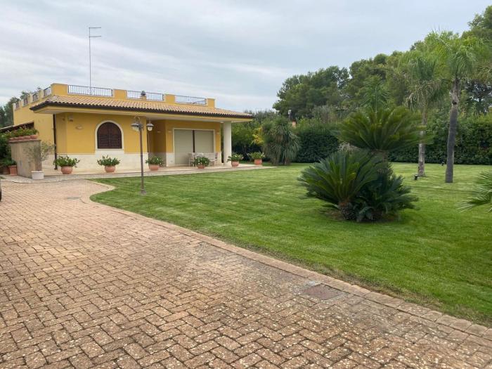 Villa dei Desideri, immersa nel verde con ampio parco