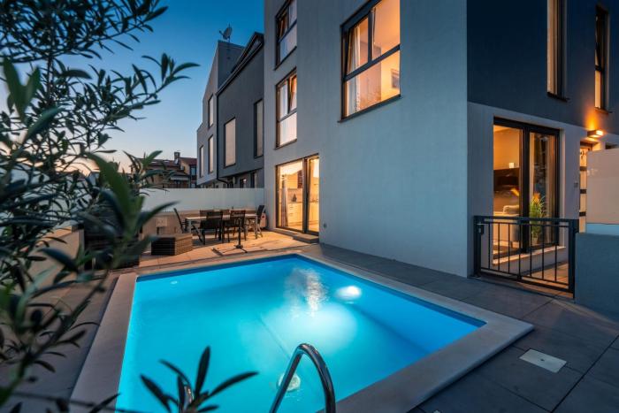 Casa Jugo by Briskva