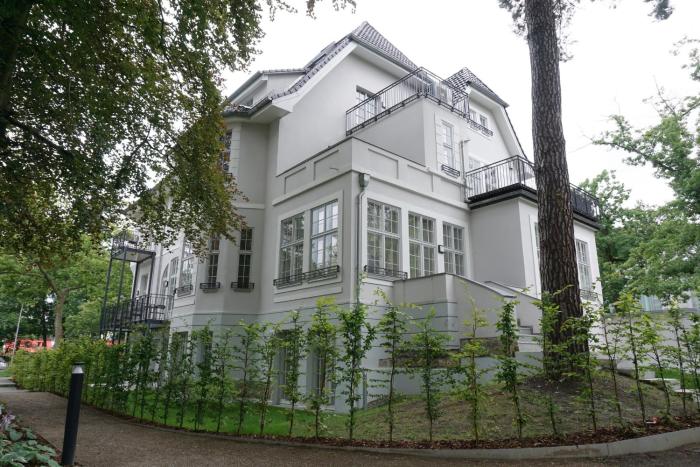 Aeronaut Suits by Pearl1