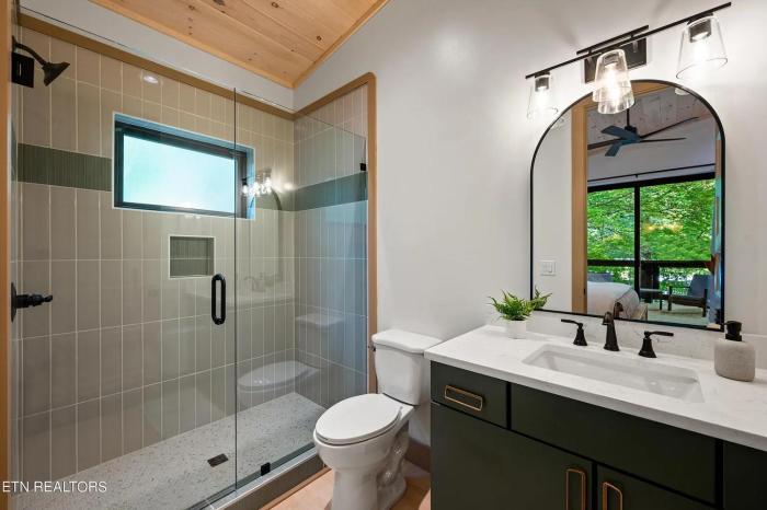 Creekside Splash, Free Attraction Tickets, Private Indoor Pool, Theater Room, Game Area, Firepit!!!