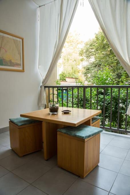 central apt whit a balcony and free parking space