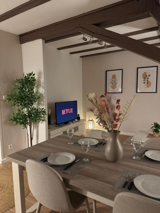 Le Cocon de lArc, parking free