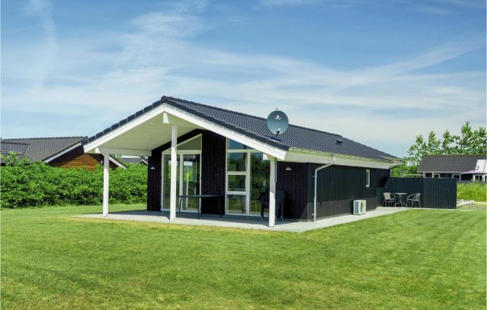 Three-Bedroom Holiday Home In Tarm