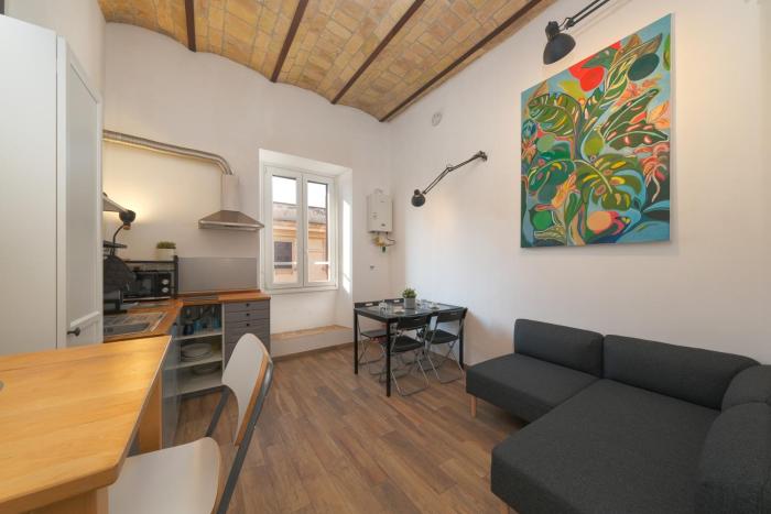 Elenas Apartment - Piramide Metro Station