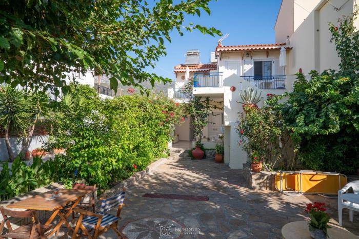 Elli Studios & Apartments