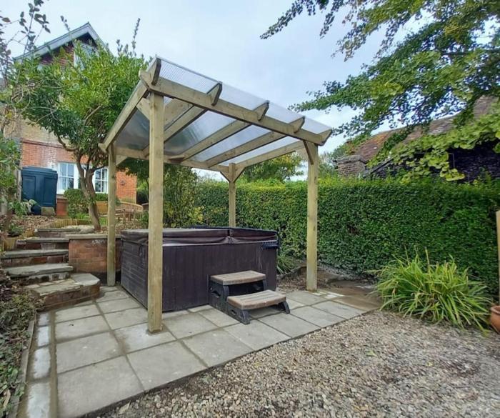 Charming Village Cottage with Hot Tub