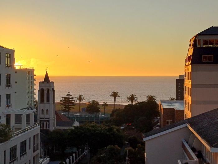 Trendy apartment with sea Views and excellent location