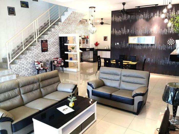 16Lumut 9minTelukBatik - 15Pax 4BR4Bath Karaoke Snooker Kid Pool BBQ
