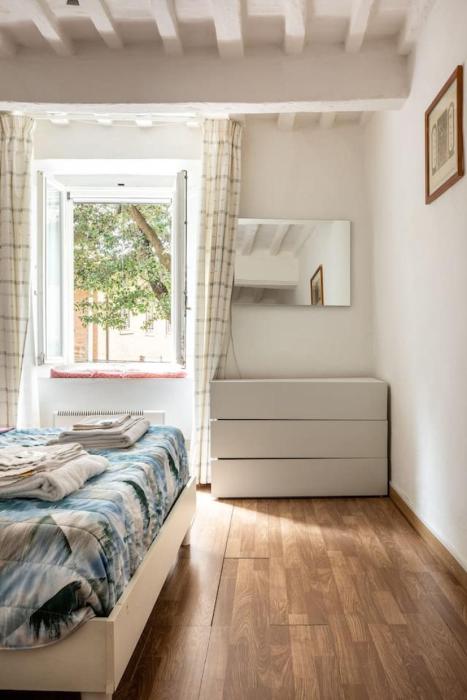 Nuova sotto la Torre del Mangia