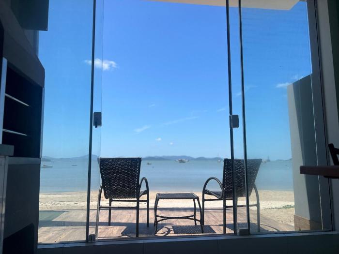 Pé na areia! Casa aconchegante frente mar! SV27H