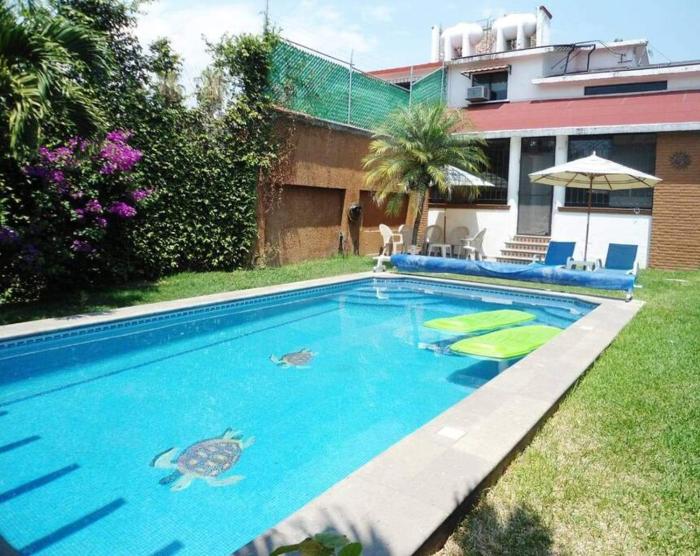 Casa de descanso con alberca en burgos Cuernavaca