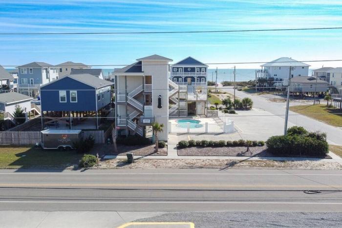 Ocean and Sound Views at Shoreline Escape!