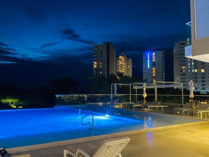 Apartamento Bello Horizonte con piscina, parqueadero, sauna, jacuzzi, gimnasio y BBQ