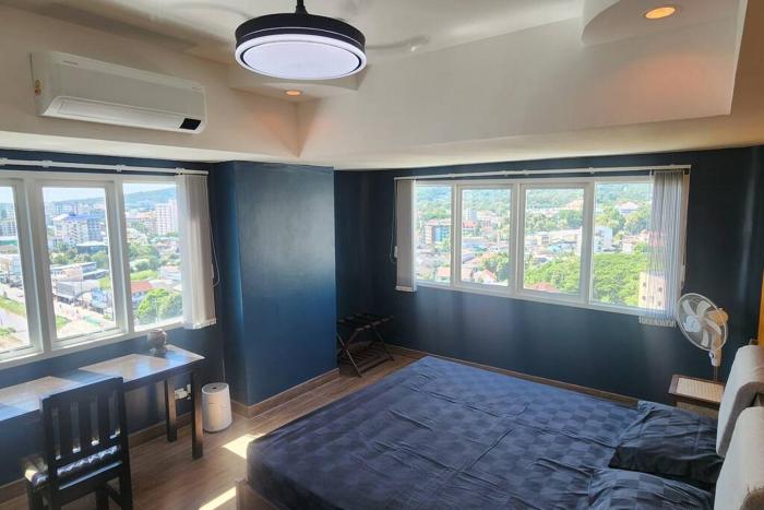 2 Bedroom Corner Penthouse Amazing Views of Chiang Mai and Doi Suthep