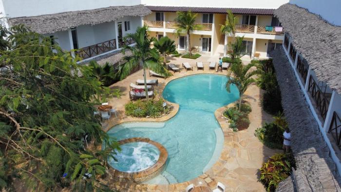 Kibanda Lodge and Beach Club
