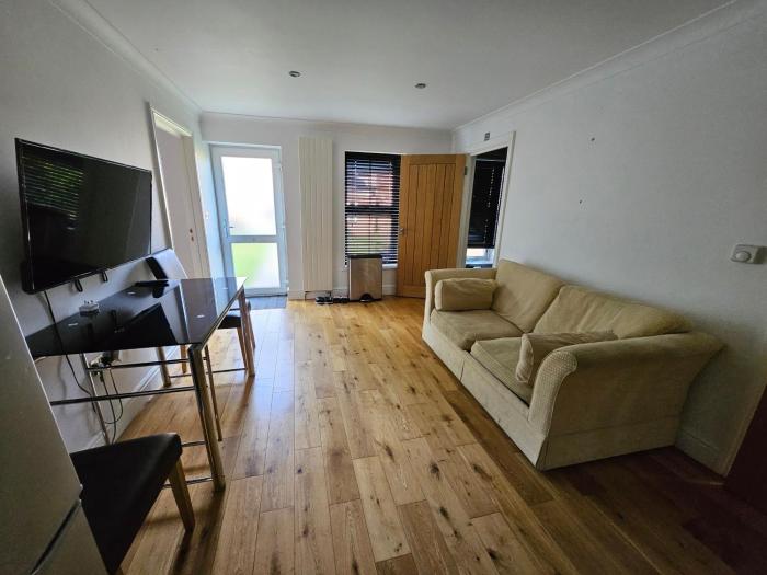 Annexe pool table air hockey table tennis movie