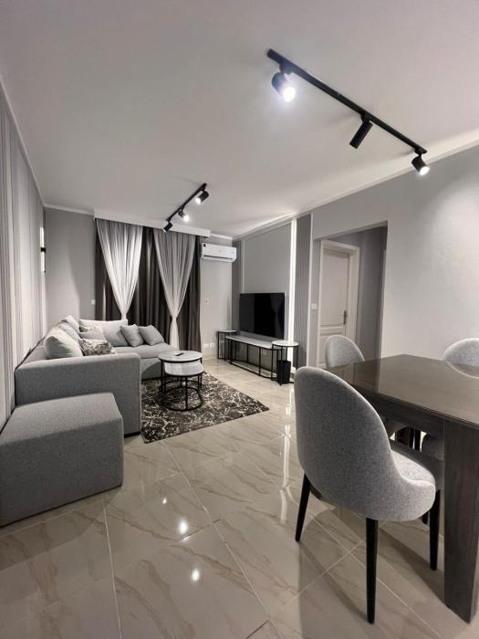 Charming, Hotel Apt Near Attractions