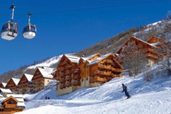 Duplex T3, ski aux pieds, plein sud, Piscine