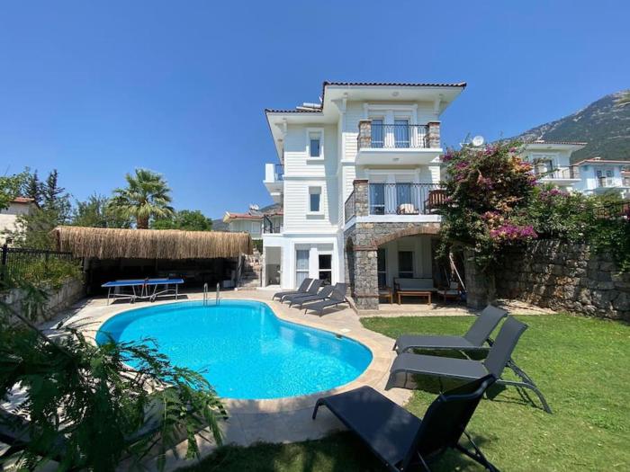 Large Villa with Private heated outdoor pool