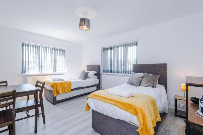 Sleeps 10-5 Beds-Parking-Modern- Fast WiFi