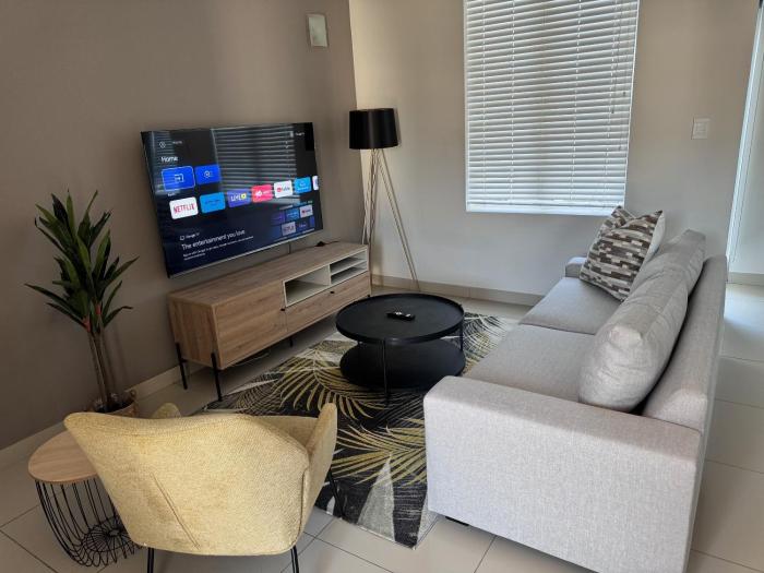 Beautifully furnished loft apartment in central Durbanville