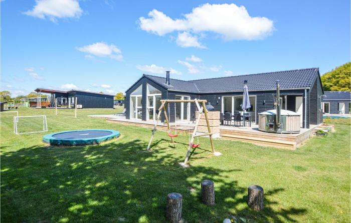 Five-Bedroom Holiday Home In Haderslev