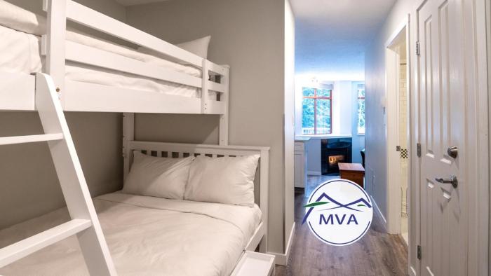 Alpenglow Lodge Family Studio with Murphy Bed by MVA