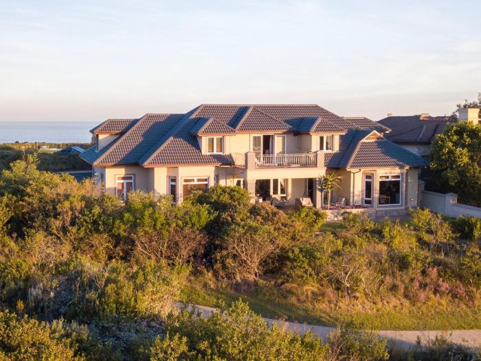 Pezula Magic Retreat - 4 Bedroom Home with Inverter