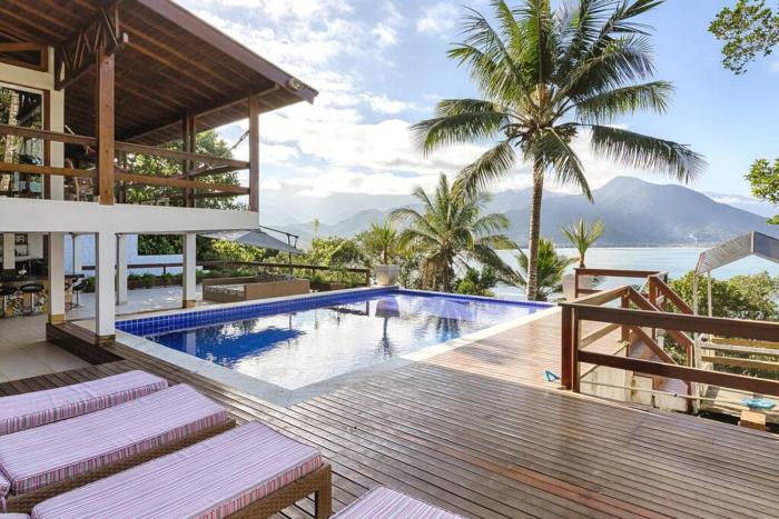 Casa alto padrão com surpreendente vista ao oceano