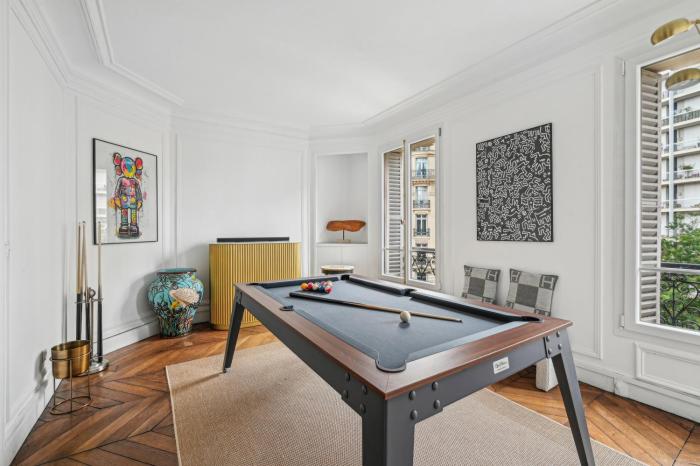Duplex avec billard à côté de la Tour Eiffel !