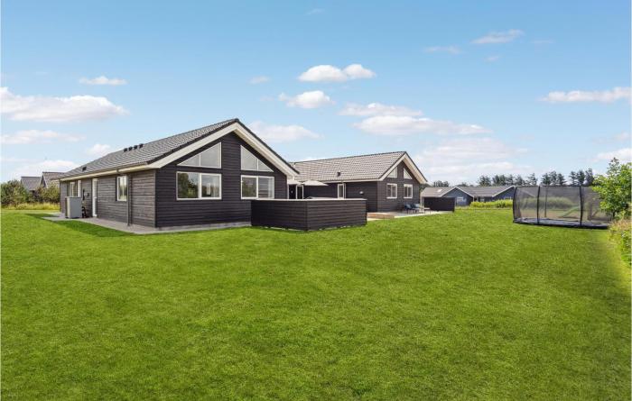 Stunning Home In Løkken With Sauna