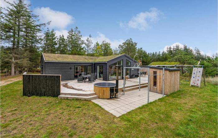 Amazing Home In Blokhus With Sauna