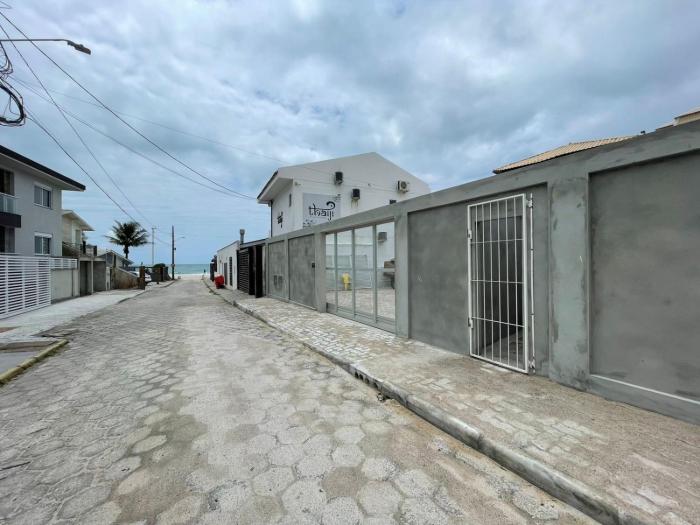 Apartamento térreo à 50 metros da praia dos Ingleses