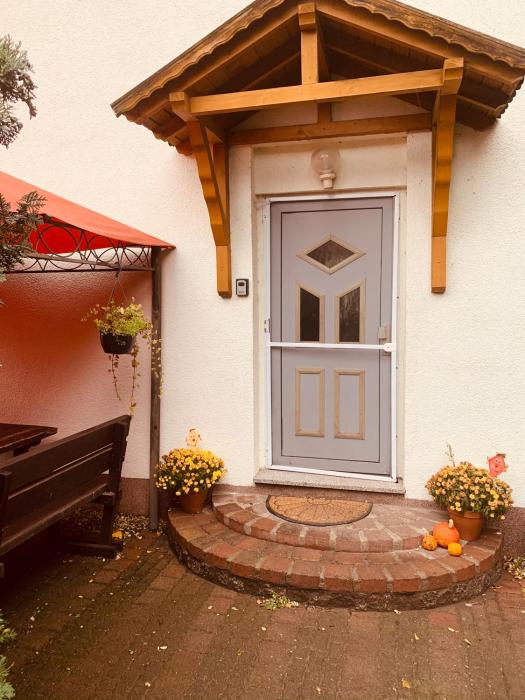 Pension auf dem Pferdehof Gut Greppin - mit WLAN, Sitzecke, Garten & kostenlosem Parken