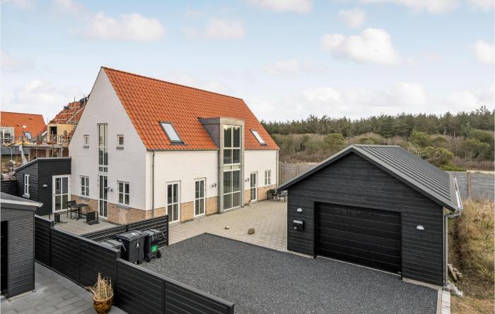 4 Bedroom Cozy Home In Løkken