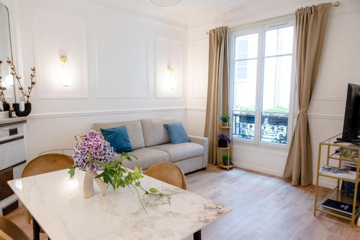 Entire Apartment Central Paris, 3rd floor with elevator