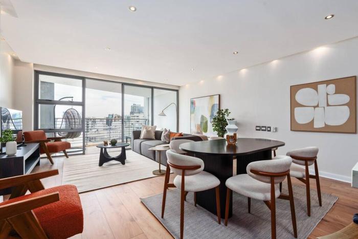 Stylish 2-Bed apartment in the heart of Cape Town