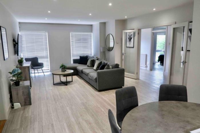 3 BR Bungalow close to Peak District with Garden