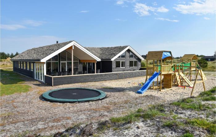 Nice Home In Ringkøbing With Sauna